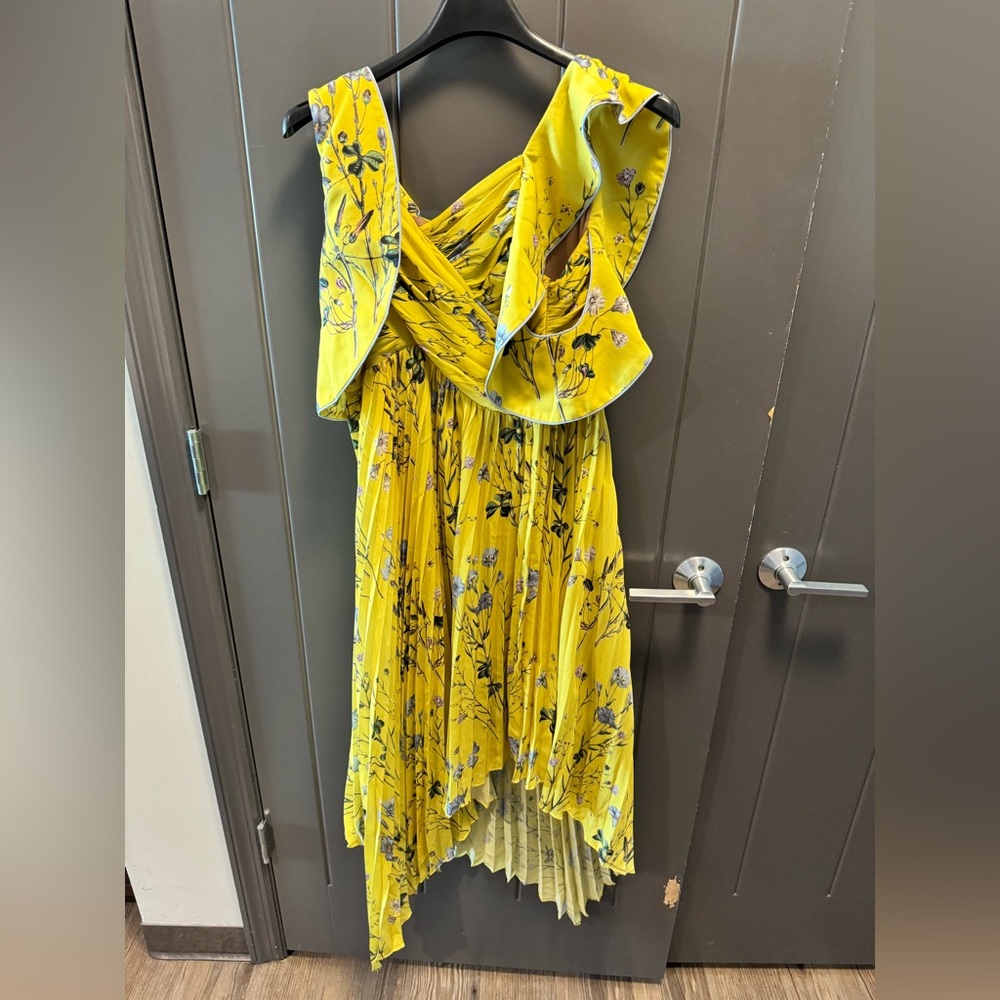 Beautiful yellow dress